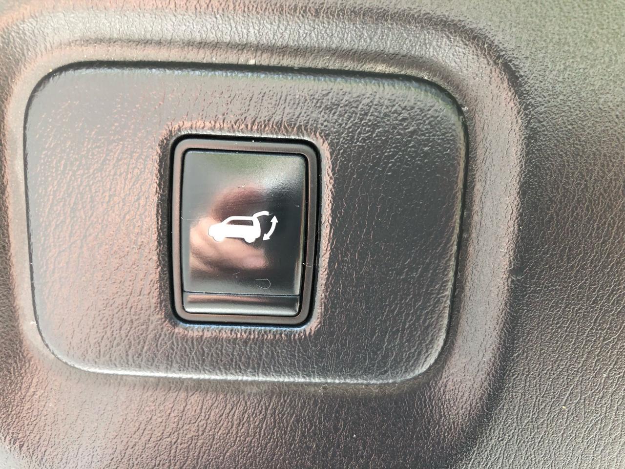 2014 Nissan Pathfinder AWD - Photo #6