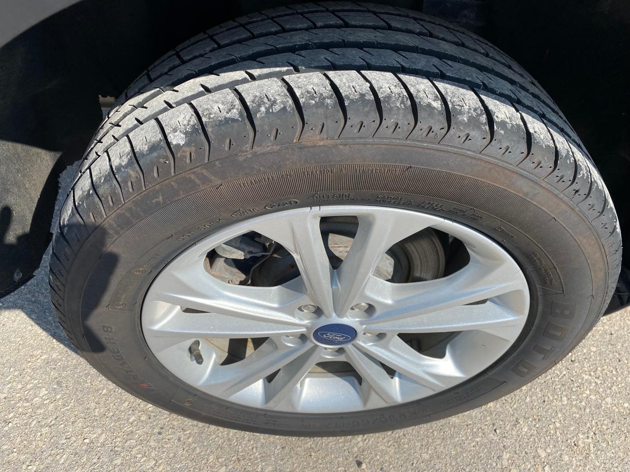 2019 Ford Escape Titanium Photo5