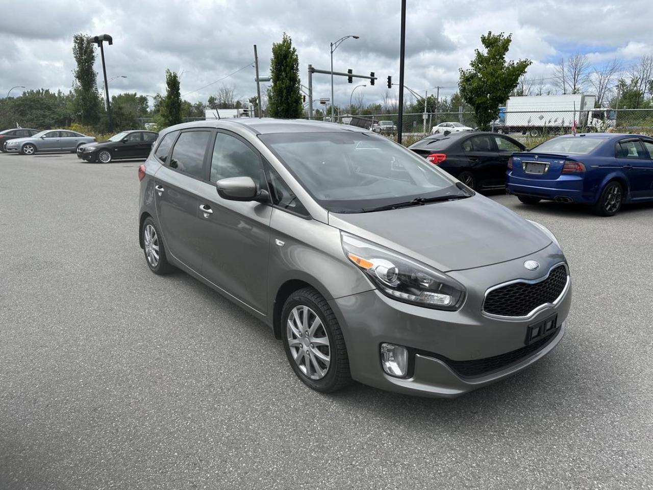 2014 Kia Rondo 