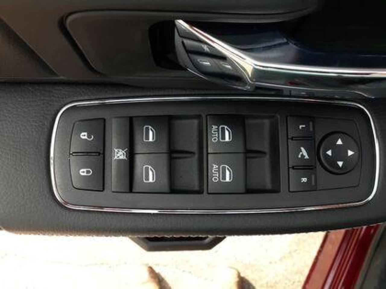 2023 RAM 1500 Classic Warlock 4x4 Crew Cab 5'7  Box #5 Photo4