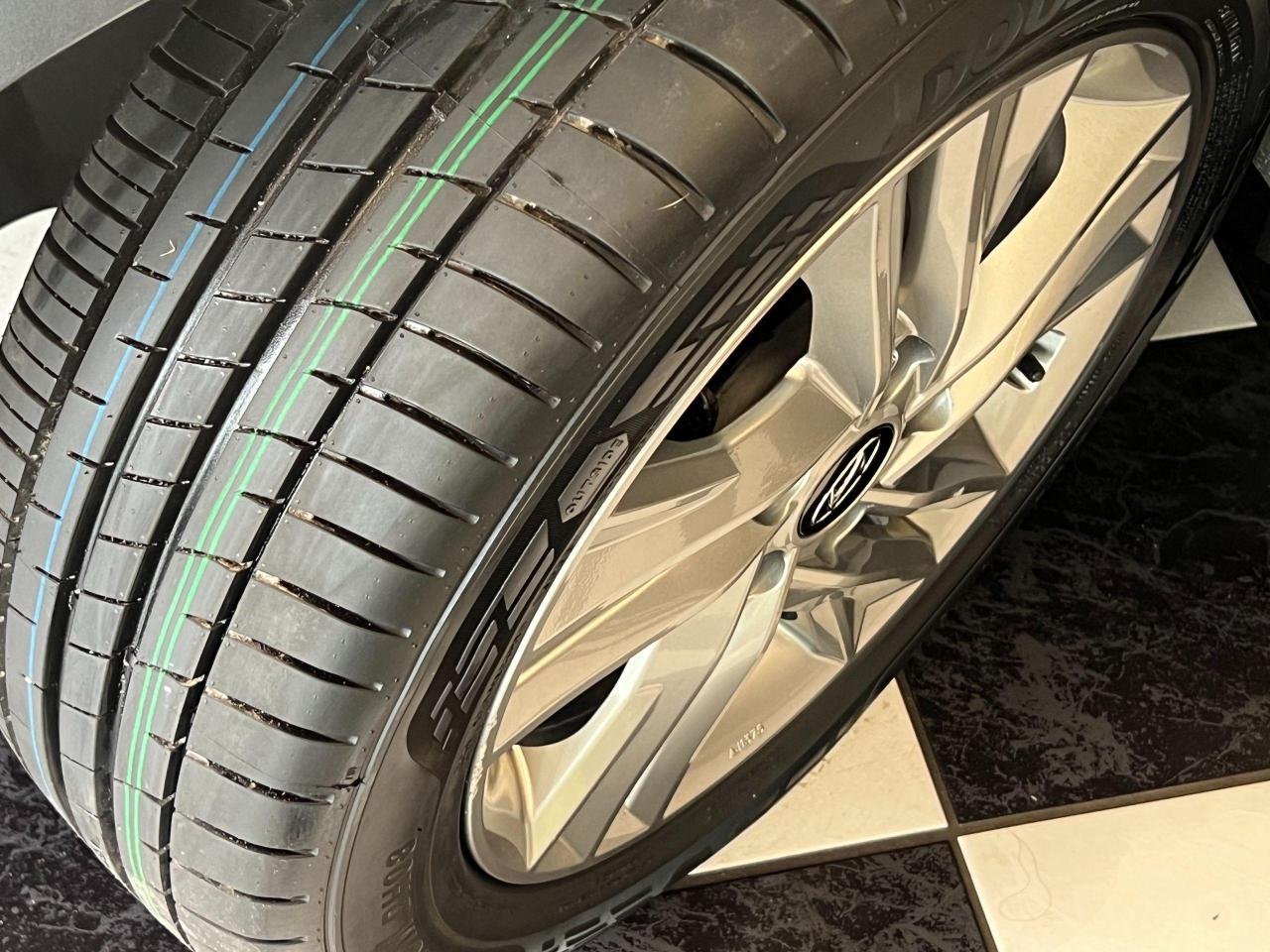 2019 Hyundai Elantra Sun & Safety+Roof+New Tires+ApplePlay+Blind Spot - Photo #10