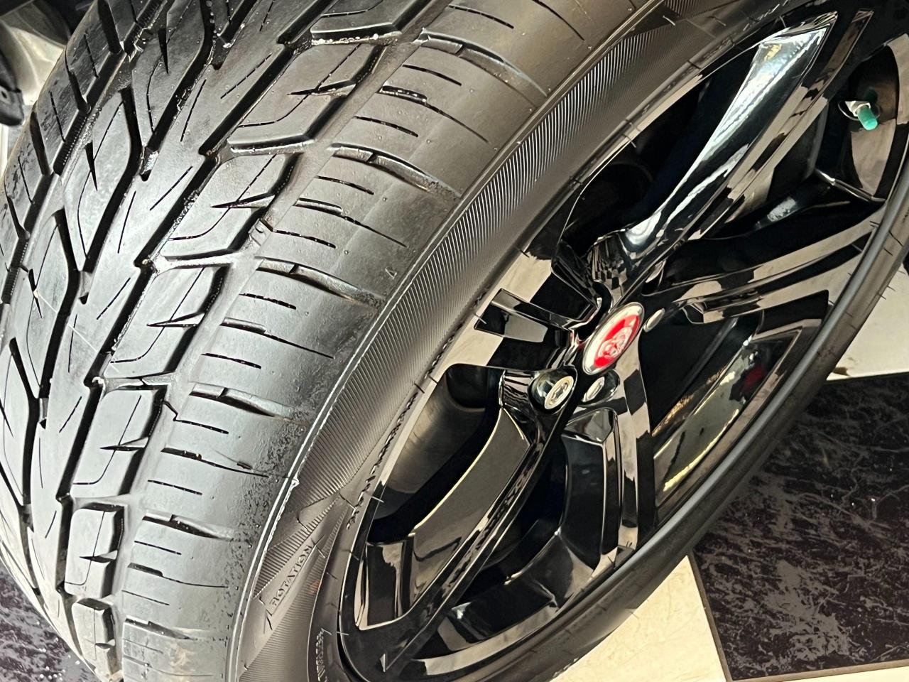 2020 Jaguar F-PACE 30t AWD+R-SPORT+New Tires+Roof+CLEAN CARFAX - Photo #13