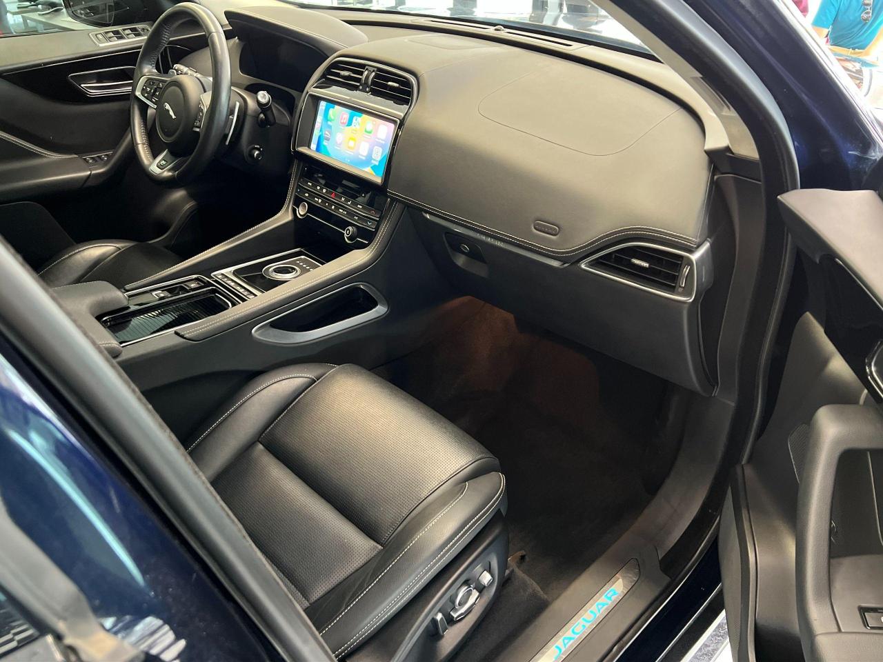 2020 Jaguar F-PACE 30t AWD+R-SPORT+New Tires+Roof+CLEAN CARFAX - Photo #24
