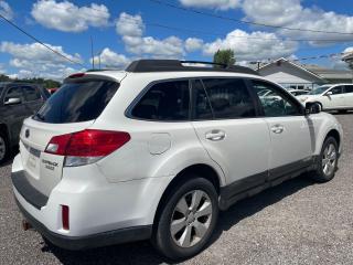 2010 Subaru Outback  - Photo #6