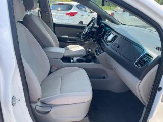 2017 Kia Sedona SEATS 8 - Photo #7