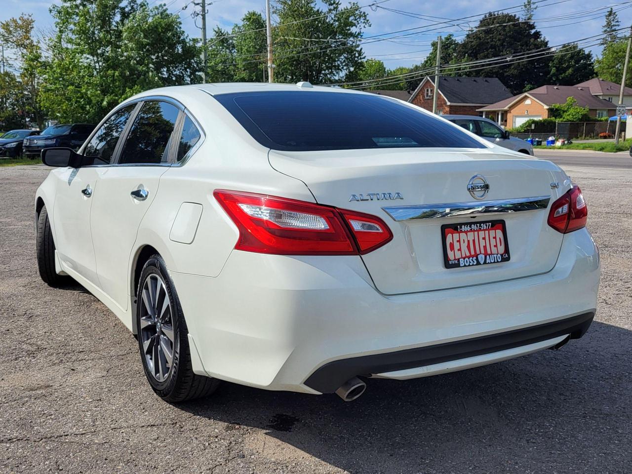 2016 Nissan Altima SV Photo2