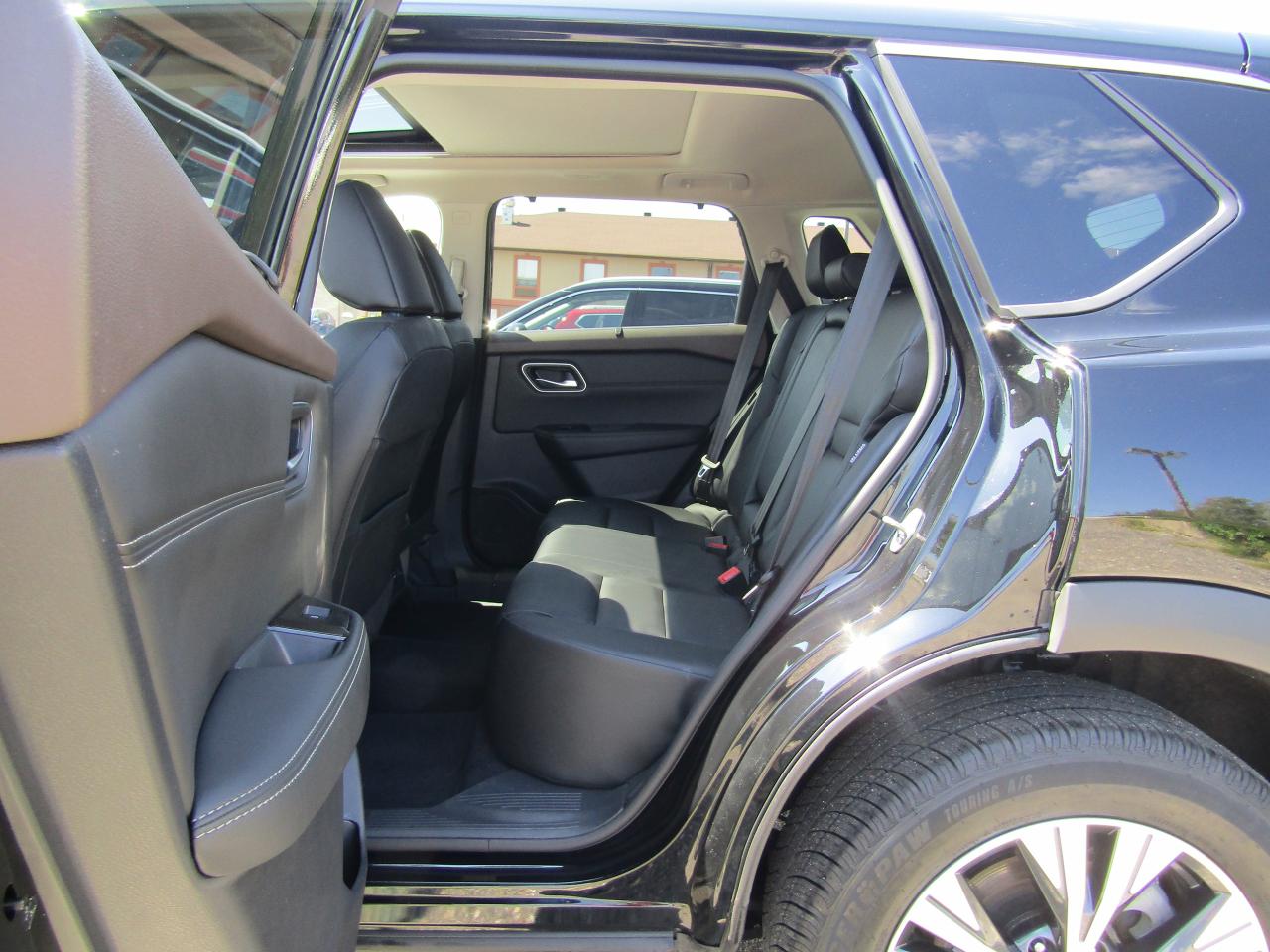 2021 Nissan Rogue SV PLATINUM Photo