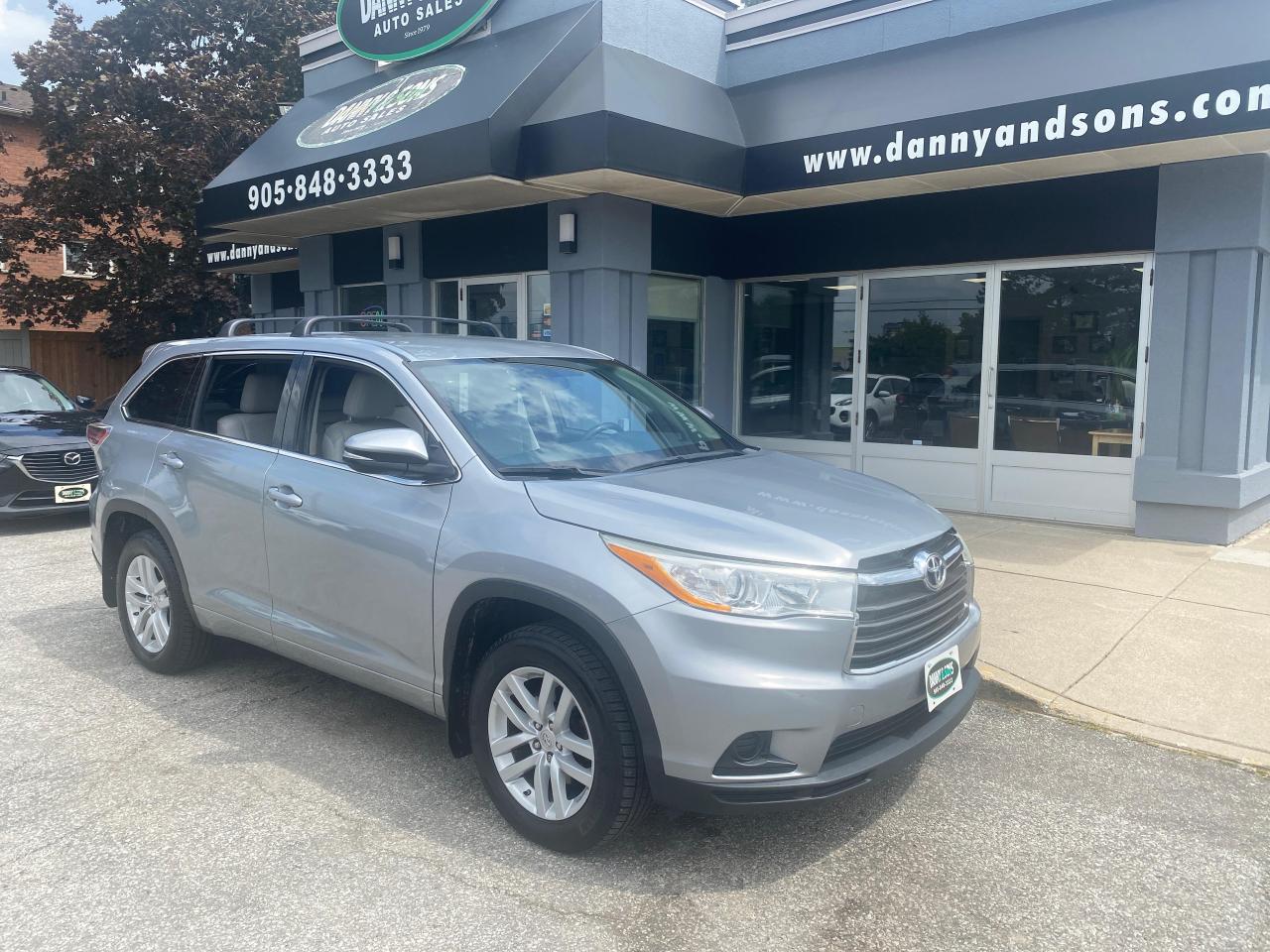Used 2015 Toyota Highlander LE for sale in Mississauga, ON