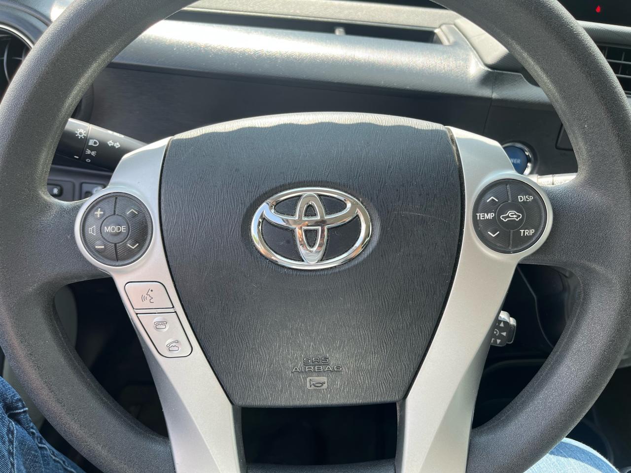 2014 Toyota Prius c Hybird - Photo #9