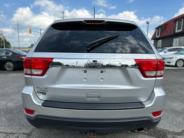 2011 Jeep Grand Cherokee Laredo Certified AWD Photo4