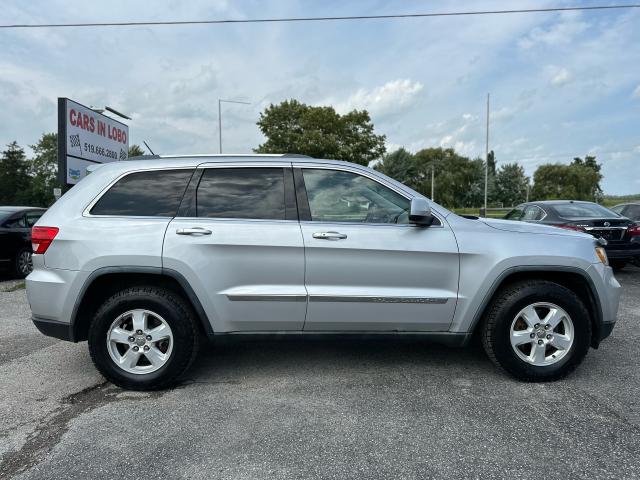 2011 Jeep Grand Cherokee Laredo Certified AWD Photo2