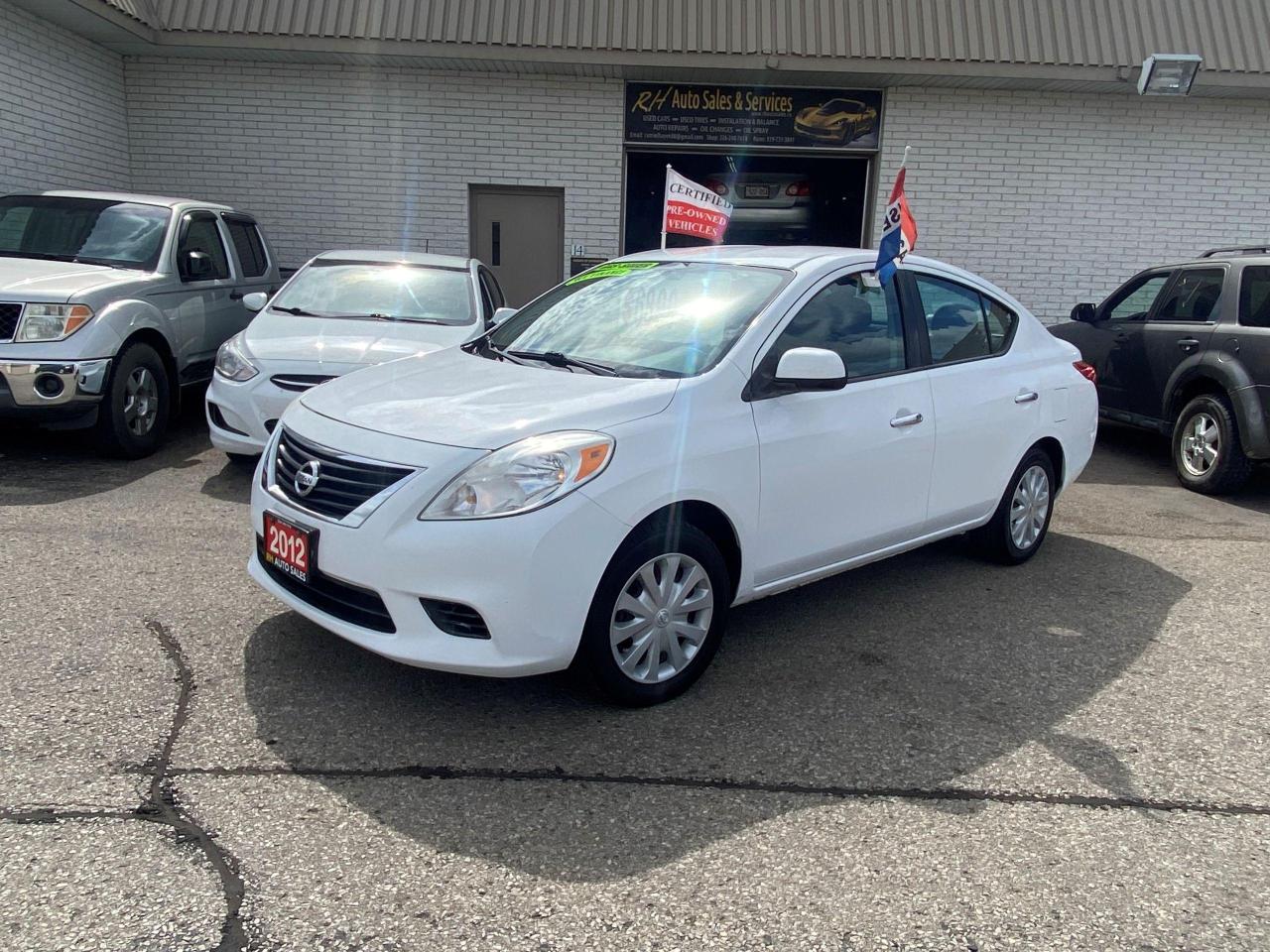 2012 Nissan Versa  - Photo #2