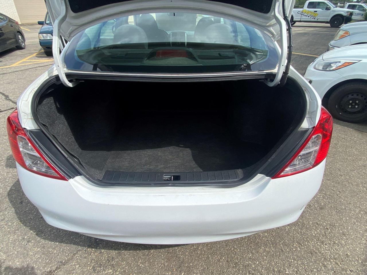 2012 Nissan Versa  - Photo #4