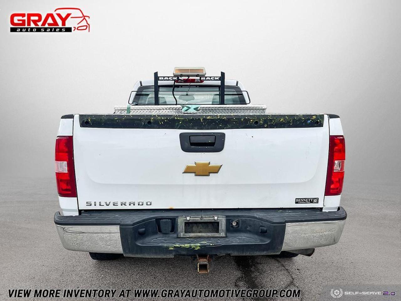 2012 Chevrolet Silverado 1500 2WD Reg Cab 133.0" WT Photo3