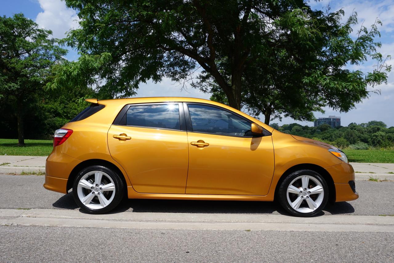 2009 Toyota Matrix XR / STUNNING COLOUR / MANUAL / HATCH / CERTIFIED Photo4
