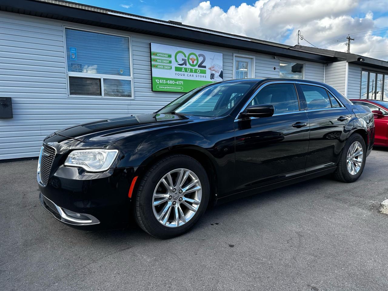 2015 Chrysler 300 Touring  - Photo #2