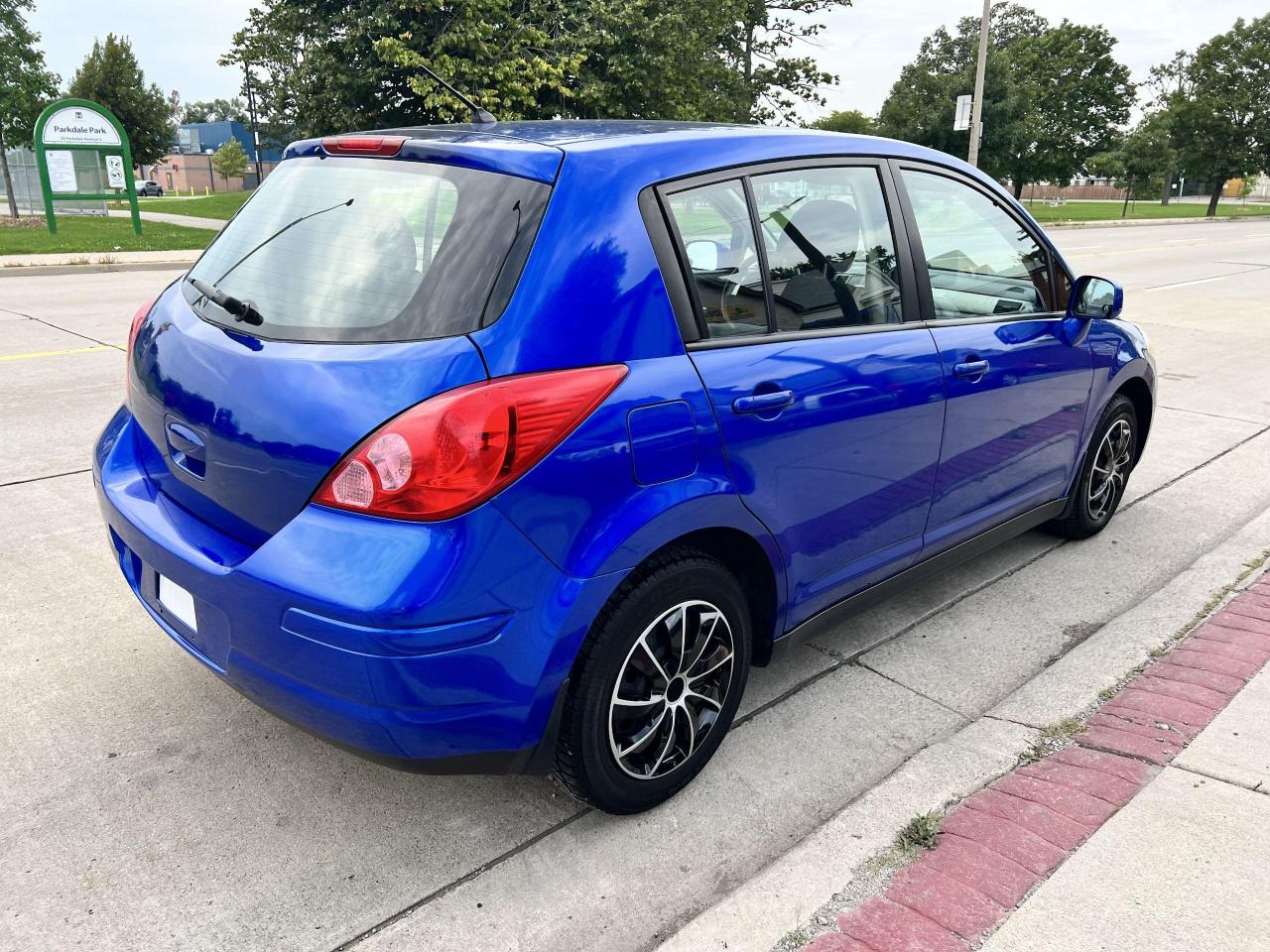 2012 Nissan Versa 5dr HB Auto 1.8 S - Photo #32