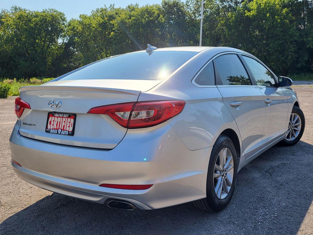 2016 Hyundai Sonata SE Photo4
