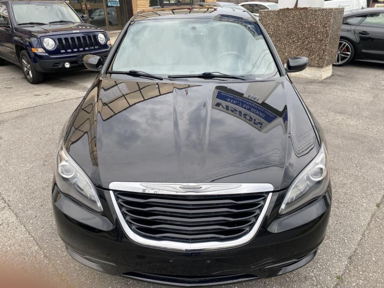 2014 Chrysler 200 S - Photo #2