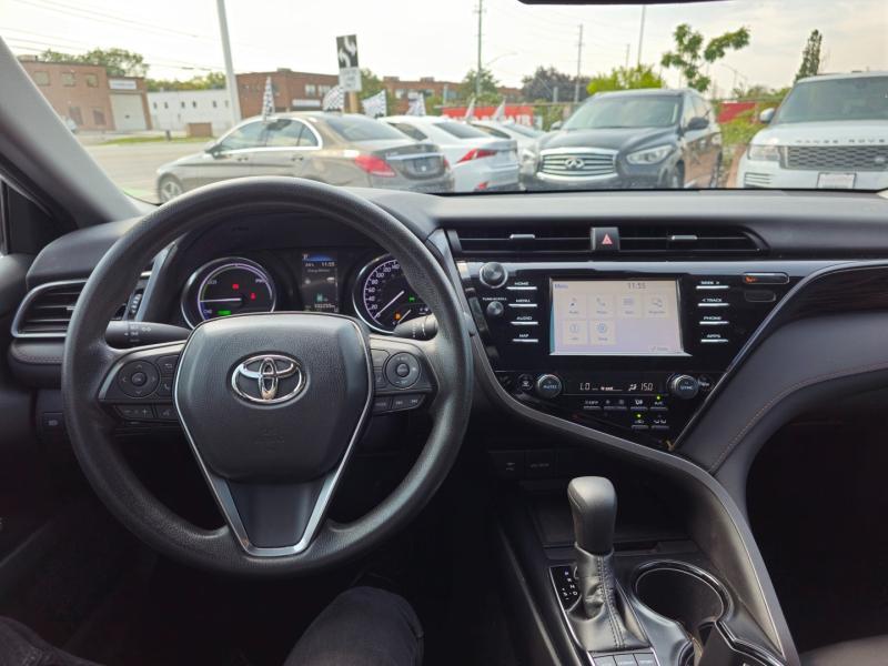 2019 Toyota Camry HYBRID LE CVT - Photo #10