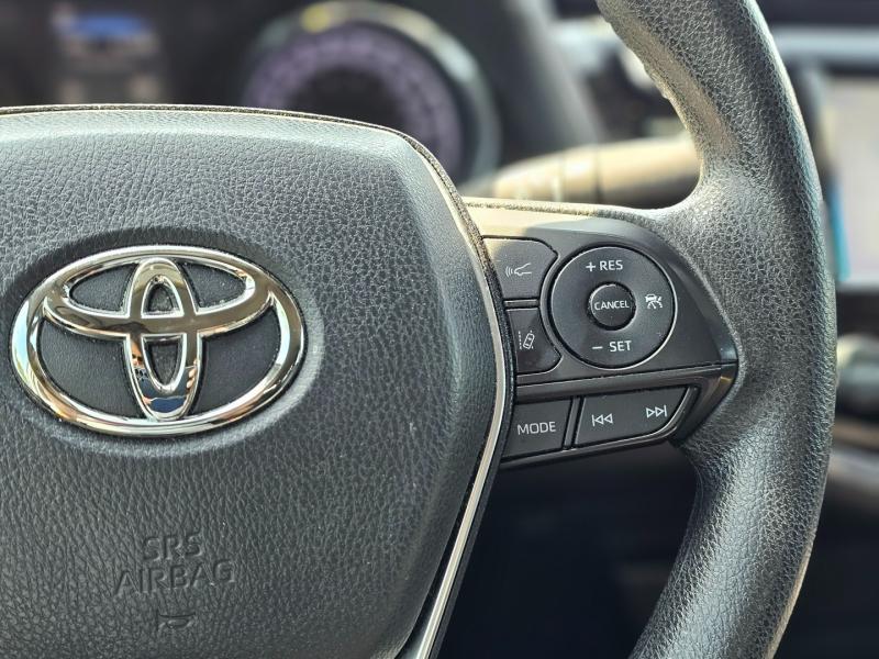 2019 Toyota Camry HYBRID LE CVT - Photo #18