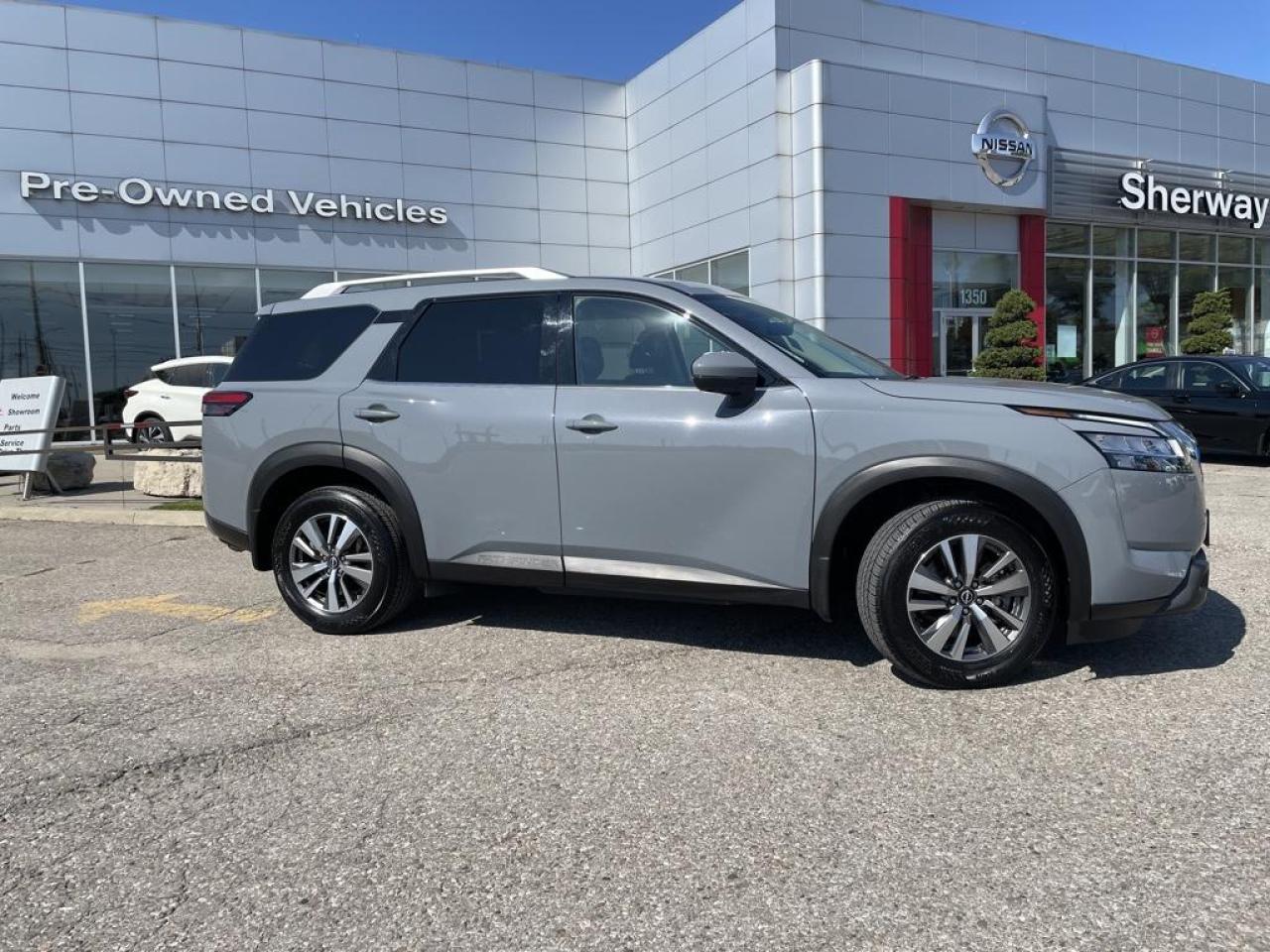 Used 2023 Nissan Pathfinder PATHFINDER SL WITH ONLY 13498 KMS. CERTIFIED PREOWNED AND CLEAN CARFAX! for sale in Toronto, ON