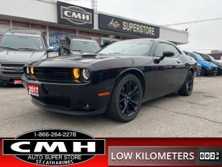 Used 2017 Dodge Challenger SXT  **MINT - LOW KMS** for sale in St. Catharines, ON