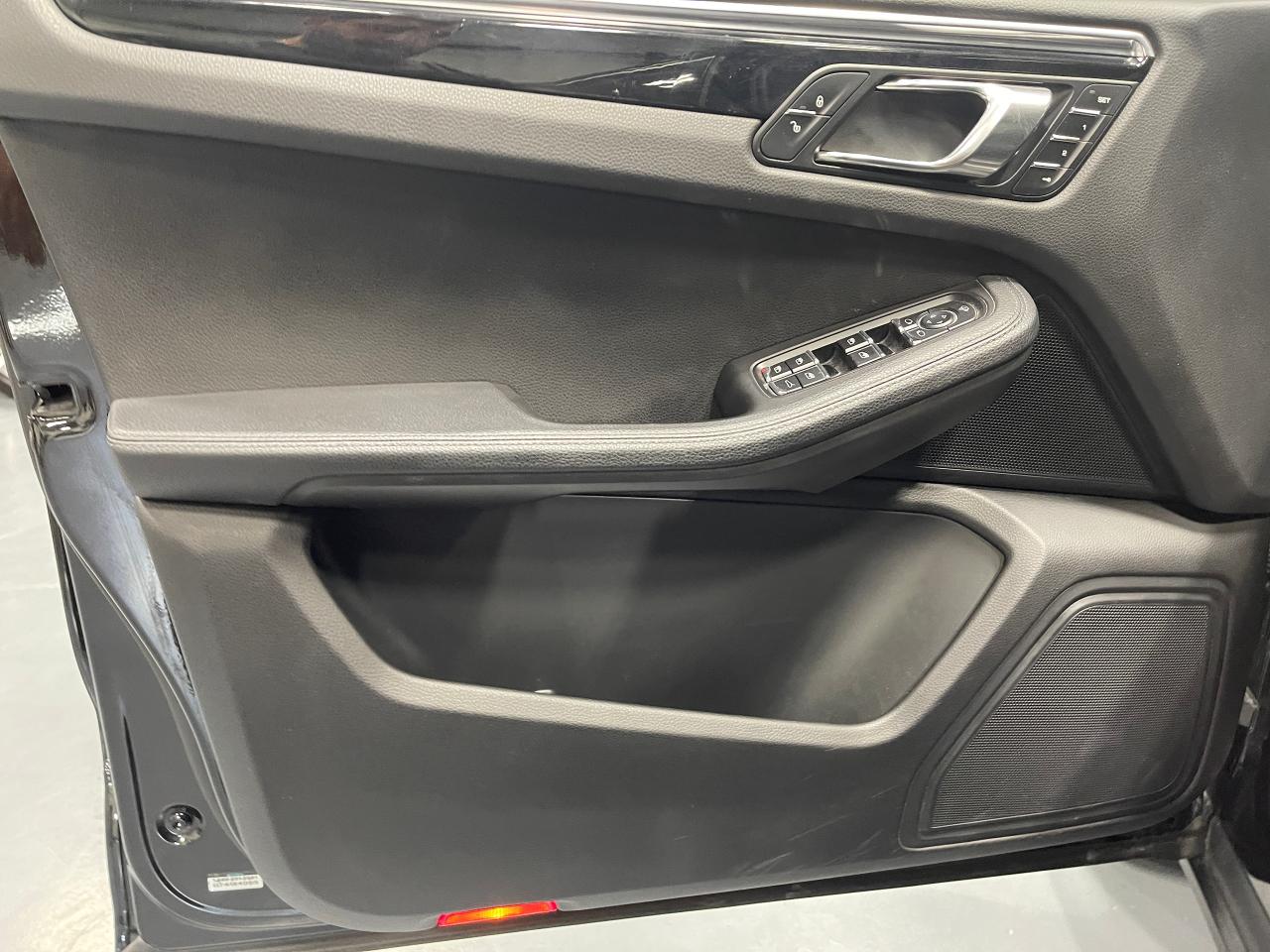 2015 Porsche Macan S - Photo #12