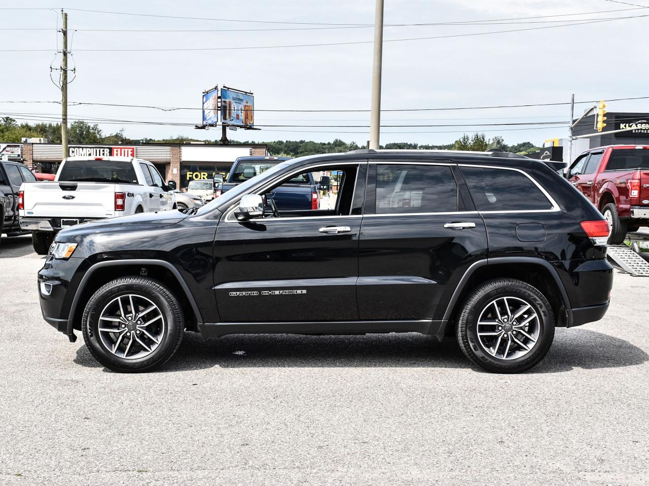2019 Jeep Grand Cherokee Limited 4x4 ~NAV ~Backup Cam ~Bluetooth ~Sunroof Photo2