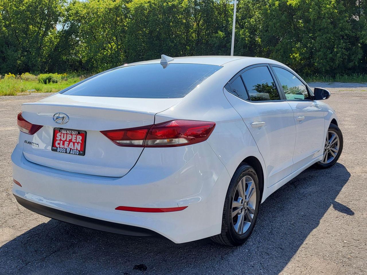 2017 Hyundai Elantra Limited Photo4