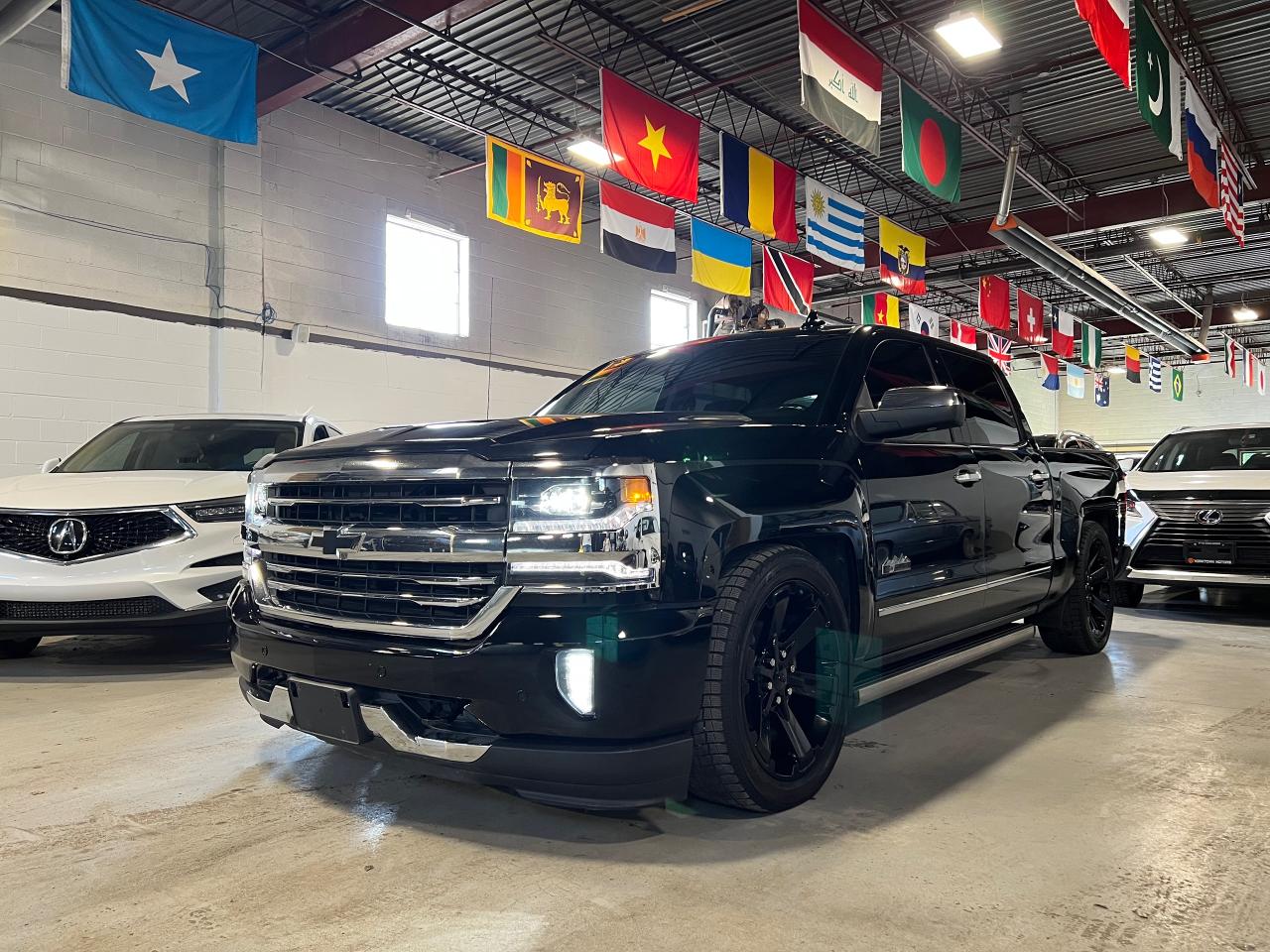 2017 Chevrolet Silverado 1500 HIGH COUNTRY | CREW CAB 143.5" | High Country - Photo #1