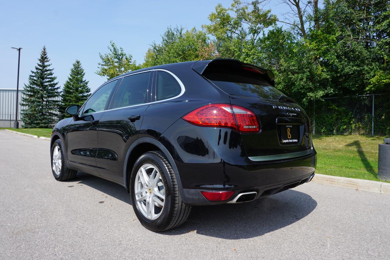 2013 Porsche Cayenne ULTRA RARE 6 SPEED MANUAL / LOCAL SUV / STUNNING Photo2