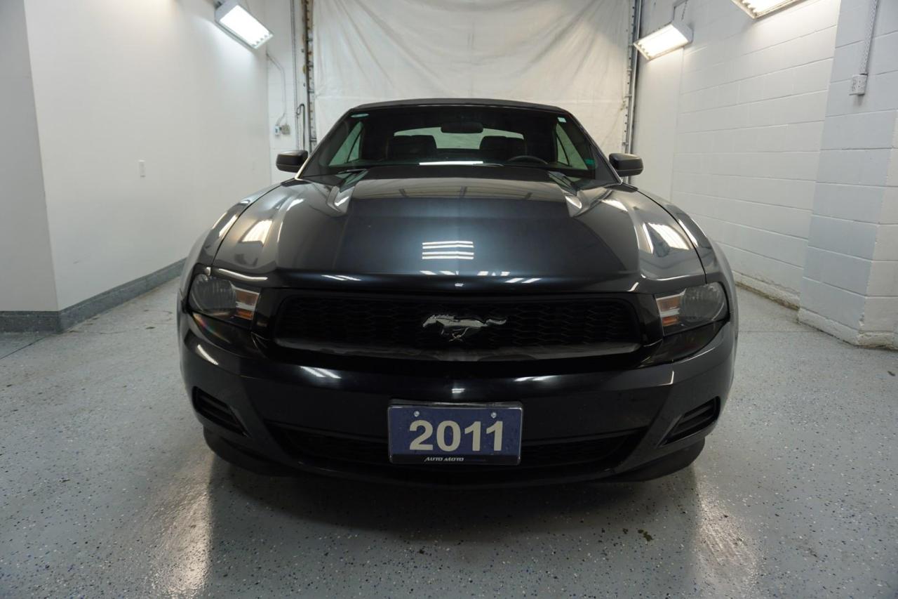2011 Ford Mustang V6 3.7L CONVERTIBLE *ACCIDENT FREE* CERTIFIED CRUISE CONTROL ALLOYS - Photo #2