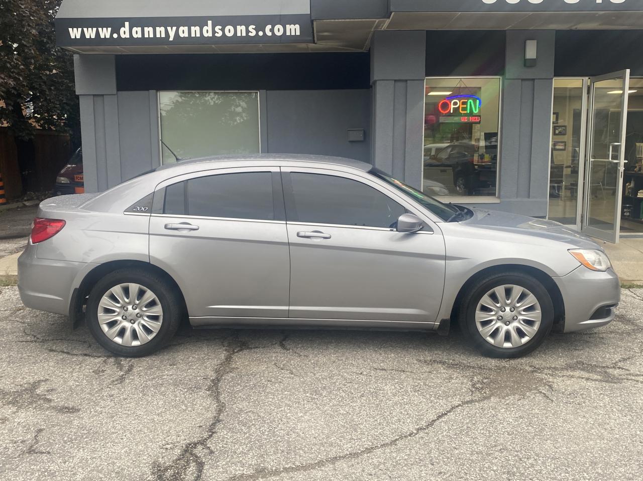 2013 Chrysler 200 LX