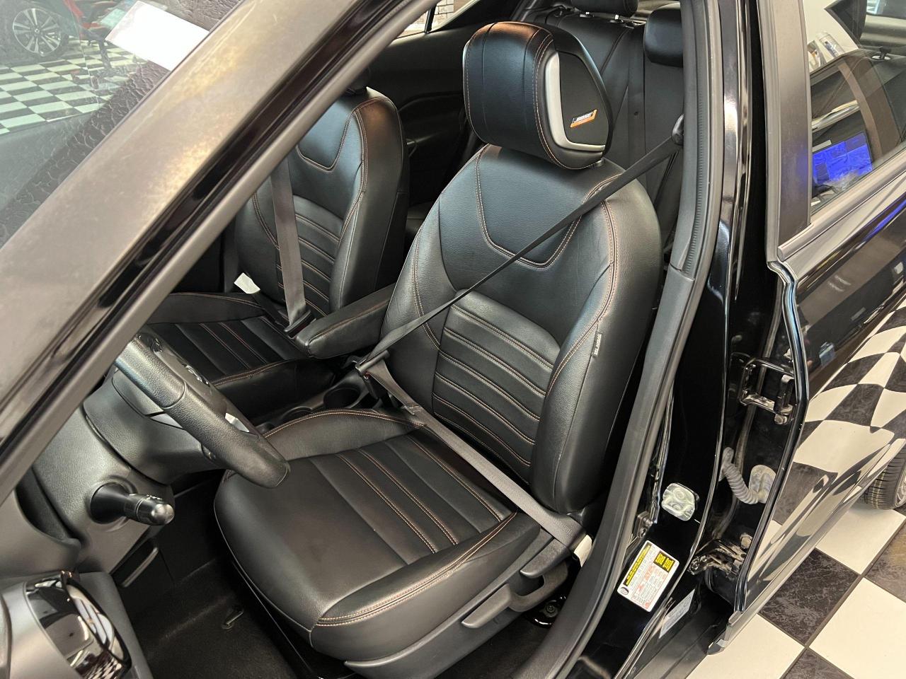 2019 Nissan Kicks SR+Leather+ApplePlay+BlindSpot+CLEAN CARFAX Photo96