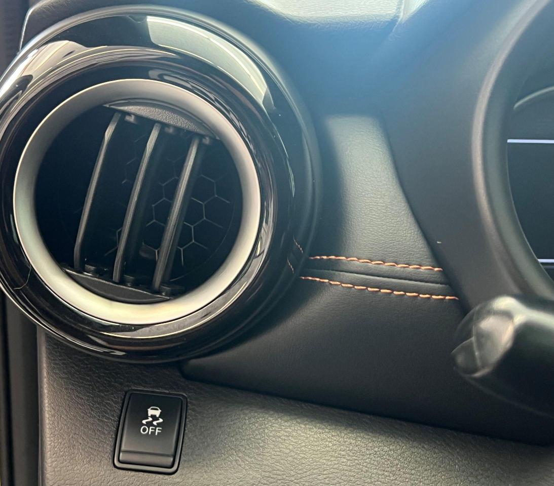 2019 Nissan Kicks SR+Leather+ApplePlay+BlindSpot+CLEAN CARFAX - Photo #52