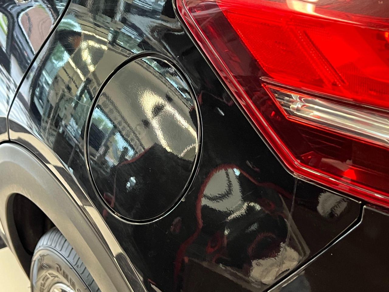 2019 Nissan Kicks SR+Leather+ApplePlay+BlindSpot+CLEAN CARFAX Photo137