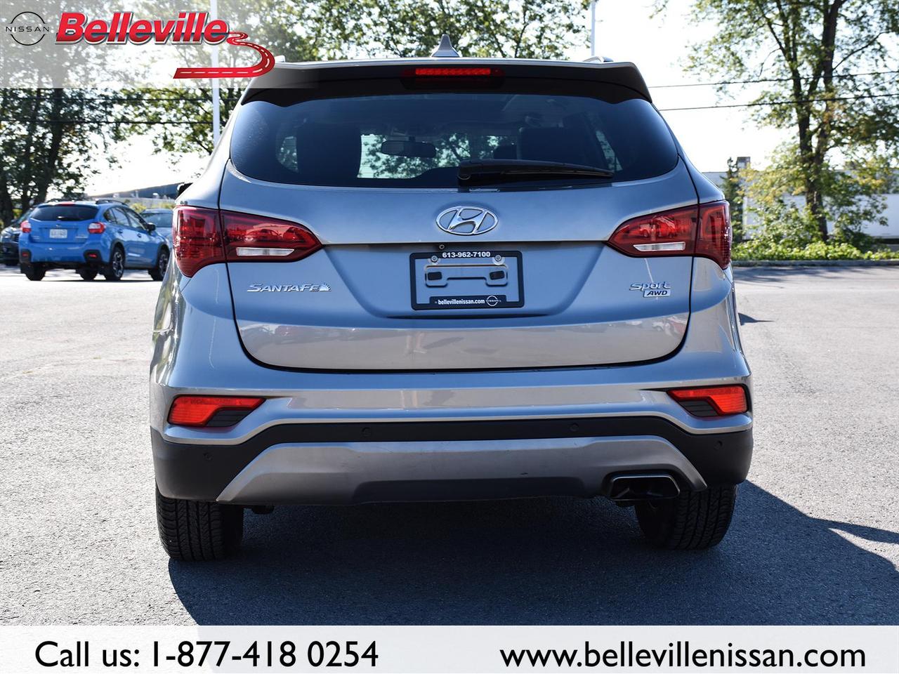 2018 Hyundai Santa Fe Sport SE- AWD, Clean, Leather, Sunroof, heated seats. Photo