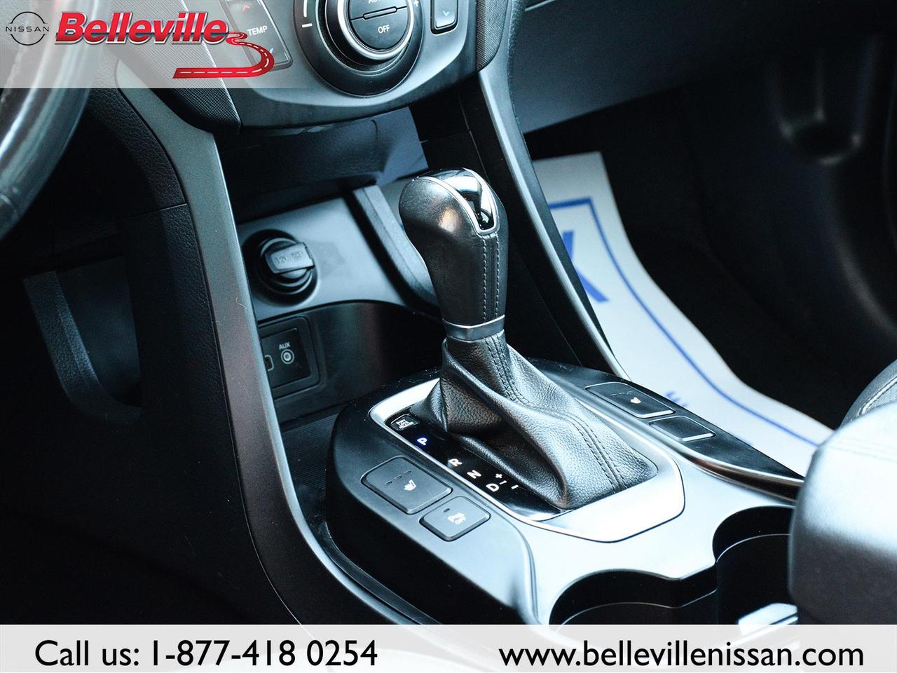 2018 Hyundai Santa Fe Sport SE- AWD, Clean, Leather, Sunroof, heated seats. Photo