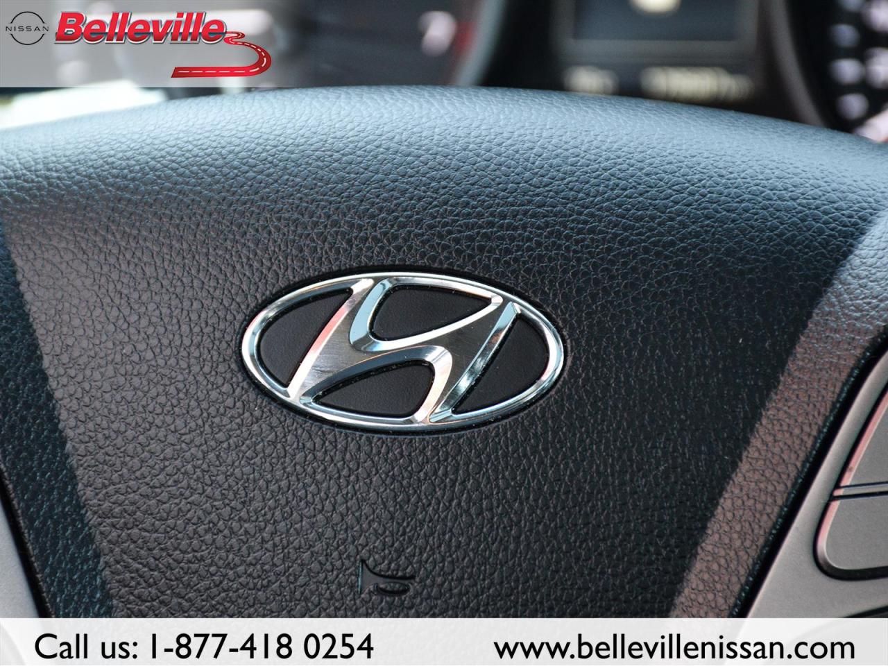 2018 Hyundai Santa Fe Sport SE- AWD, Clean, Leather, Sunroof, heated seats. Photo