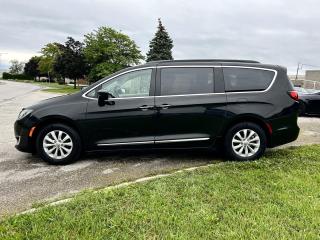 2017 Chrysler Pacifica Touring - Photo #8