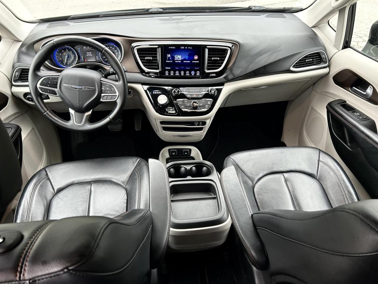2017 Chrysler Pacifica Touring - Photo #13