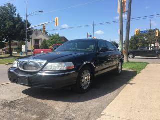 Used 2011 Lincoln Town Car WOW!!! ONLY 72,000 KM's ----- Signature Limited for sale in St. Catharines, ON