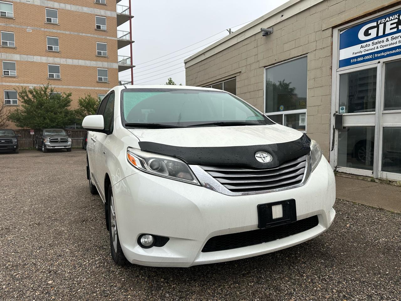 2017 Toyota Sienna 5DR XLE 7-PASS AWD - Photo #1