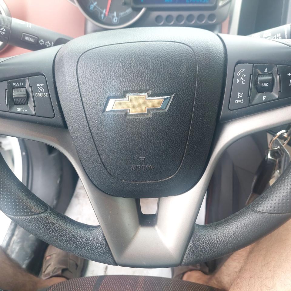 2015 Chevrolet Sonic 5dr HB LT Auto - Photo #11