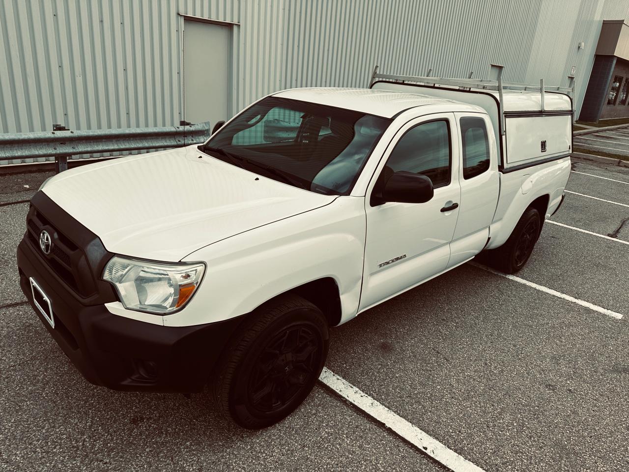 Used 2014 Toyota Tacoma SUPER CAB - 4 DOORS ( Trade-In Special ) for sale in Mississauga, ON