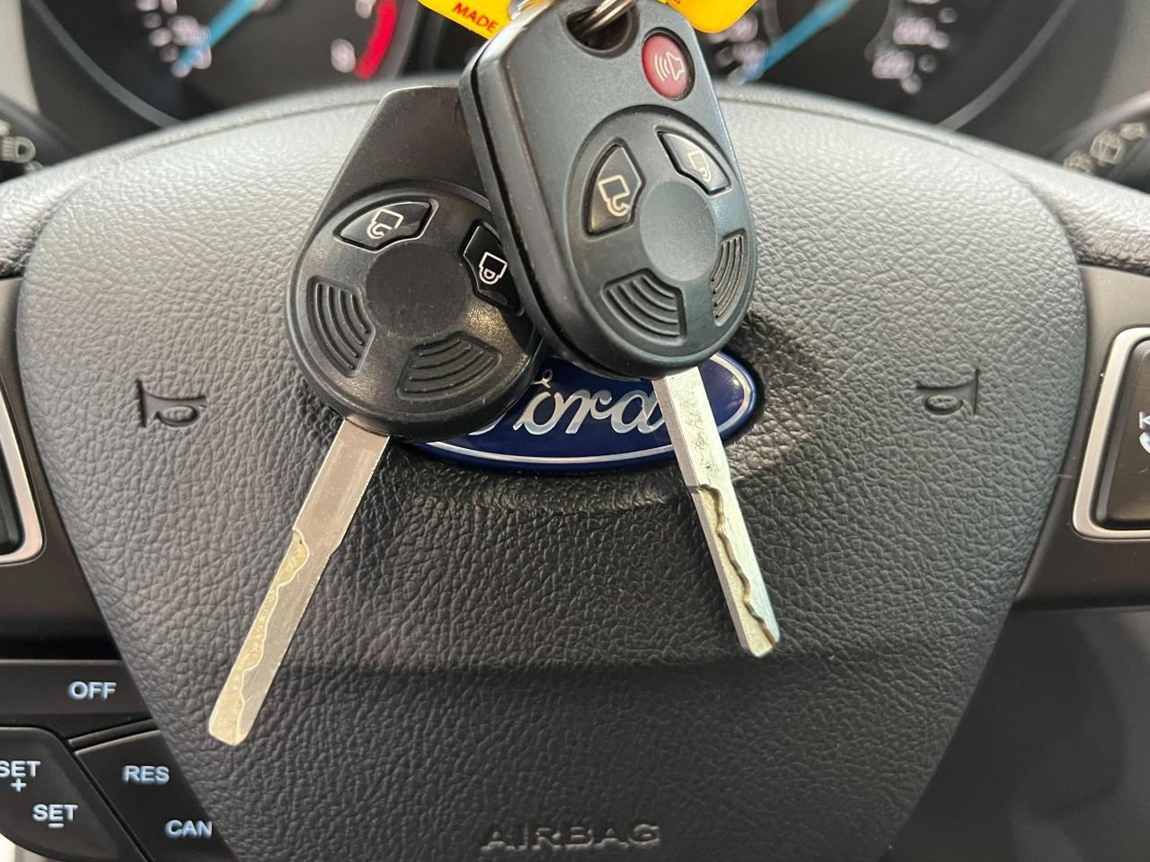 2017 Ford Escape SE 4WD+New Tires & Brakes+ApplePlay+CLEAN CARFAX - Photo #16
