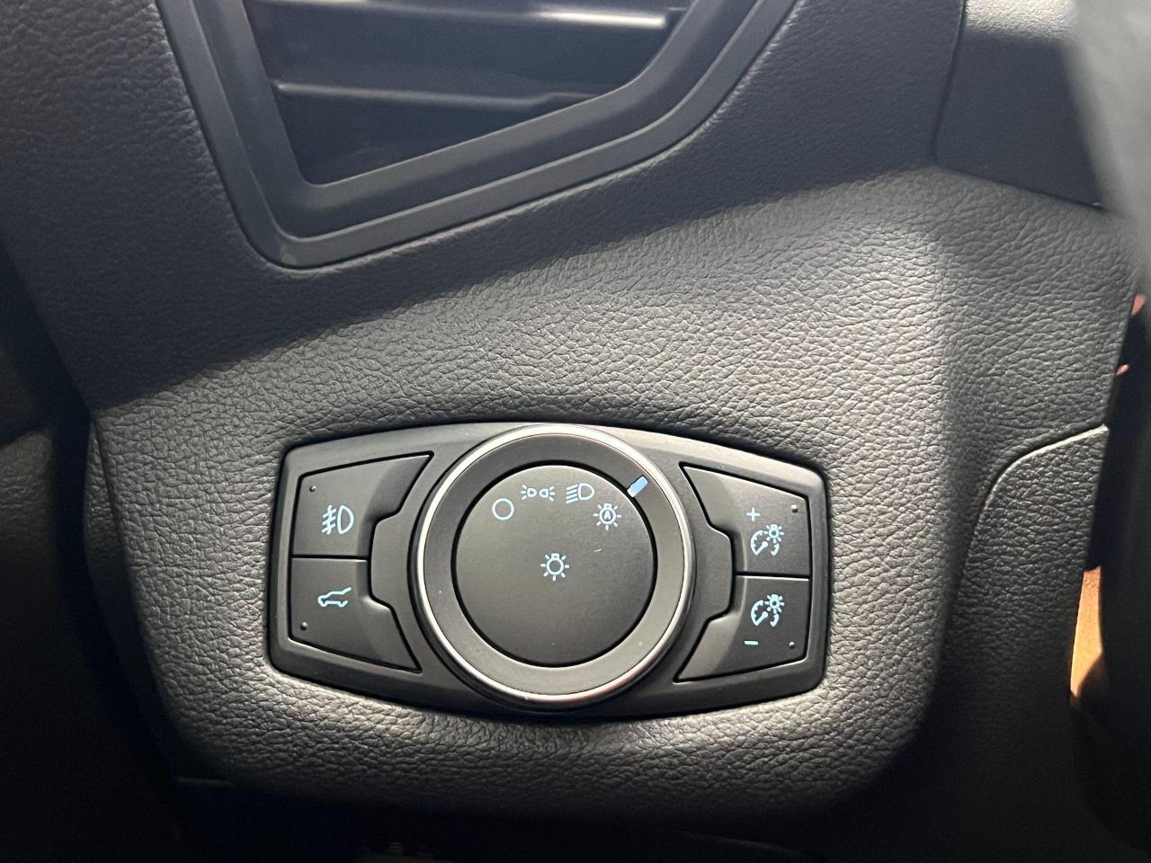 2017 Ford Escape SE 4WD+New Tires & Brakes+ApplePlay+CLEAN CARFAX Photo105