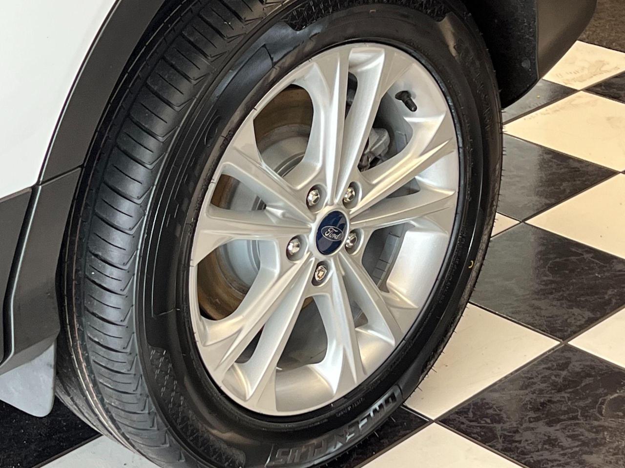 2017 Ford Escape SE 4WD+New Tires & Brakes+ApplePlay+CLEAN CARFAX - Photo #51