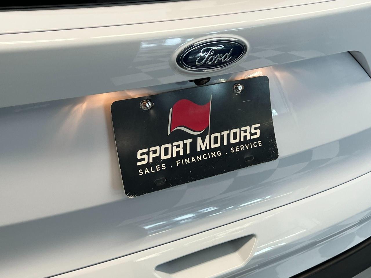 2017 Ford Escape SE 4WD+New Tires & Brakes+ApplePlay+CLEAN CARFAX Photo115